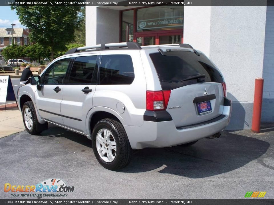 2004 Mitsubishi Endeavor LS Sterling Silver Metallic / Charcoal Gray Photo #4