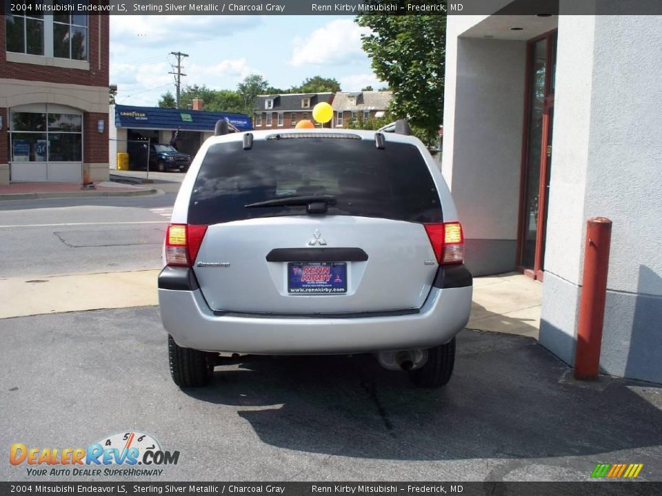 2004 Mitsubishi Endeavor LS Sterling Silver Metallic / Charcoal Gray Photo #5