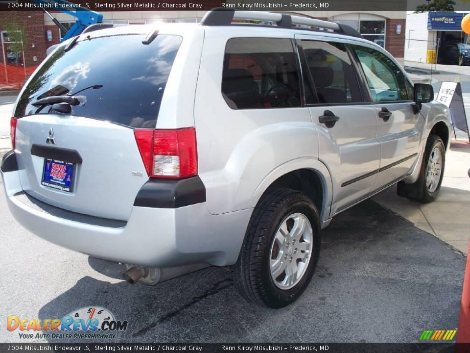 2004 Mitsubishi Endeavor LS Sterling Silver Metallic / Charcoal Gray Photo #7