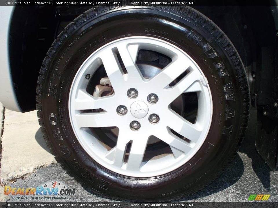2004 Mitsubishi Endeavor LS Sterling Silver Metallic / Charcoal Gray Photo #8