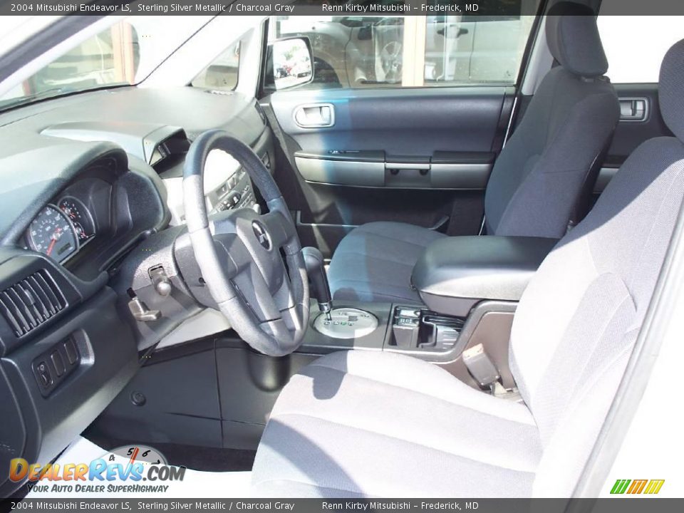 2004 Mitsubishi Endeavor LS Sterling Silver Metallic / Charcoal Gray Photo #9