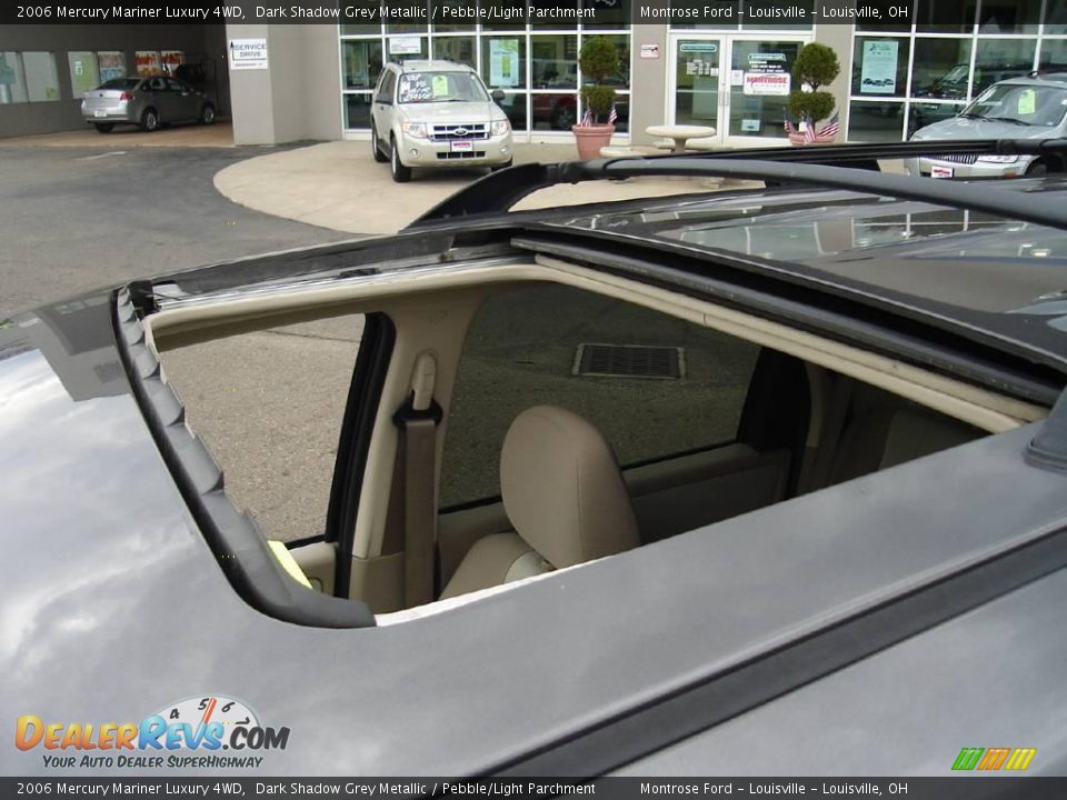 2006 Mercury Mariner Luxury 4WD Dark Shadow Grey Metallic / Pebble/Light Parchment Photo #12
