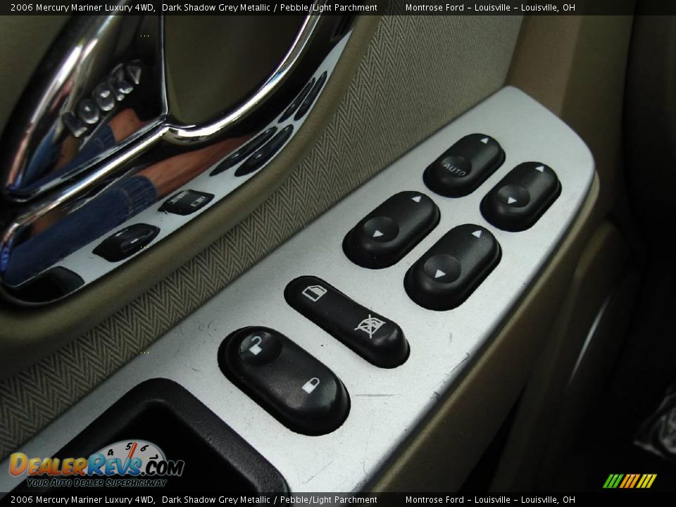 2006 Mercury Mariner Luxury 4WD Dark Shadow Grey Metallic / Pebble/Light Parchment Photo #28
