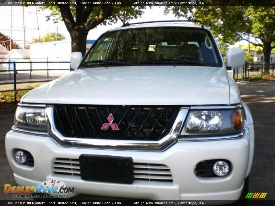 2000 Mitsubishi Montero Sport Limited 4x4 Glacier White Pearl / Tan Photo #2