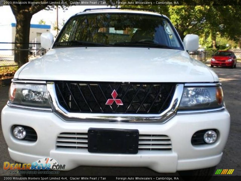 2000 Mitsubishi Montero Sport Limited 4x4 Glacier White Pearl / Tan Photo #3