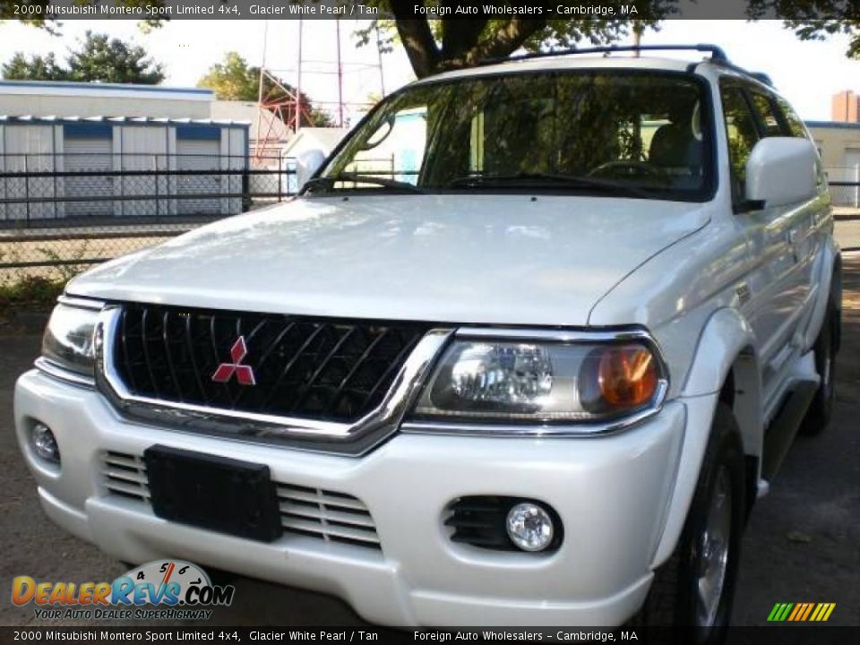 2000 Mitsubishi Montero Sport Limited 4x4 Glacier White Pearl / Tan Photo #5