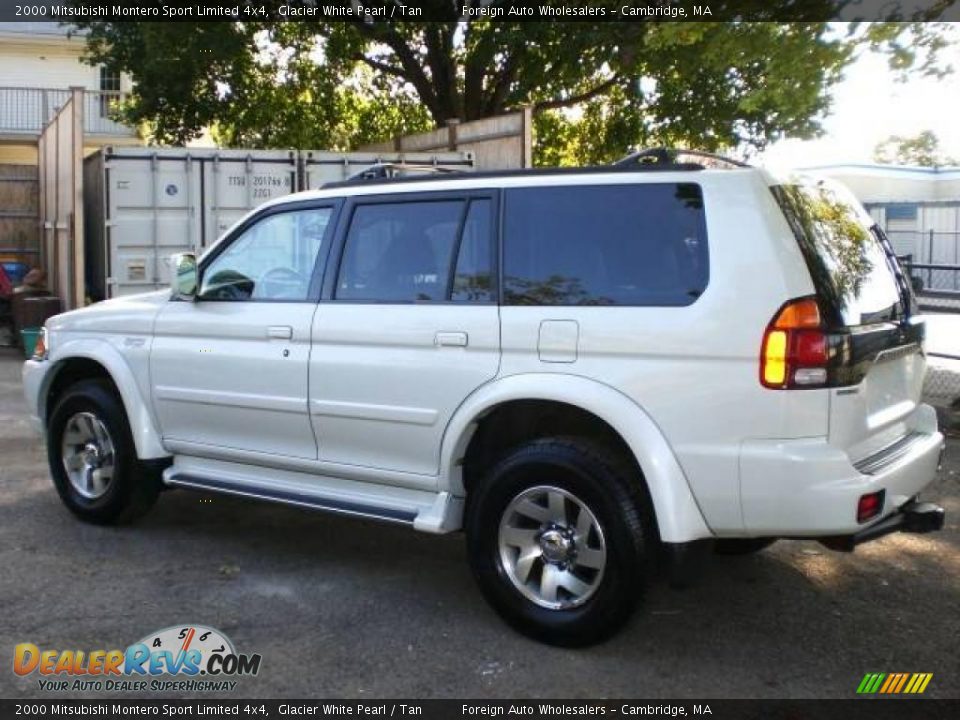 2000 Mitsubishi Montero Sport Limited 4x4 Glacier White Pearl / Tan Photo #8