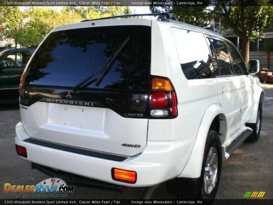 2000 Mitsubishi Montero Sport Limited 4x4 Glacier White Pearl / Tan Photo #12