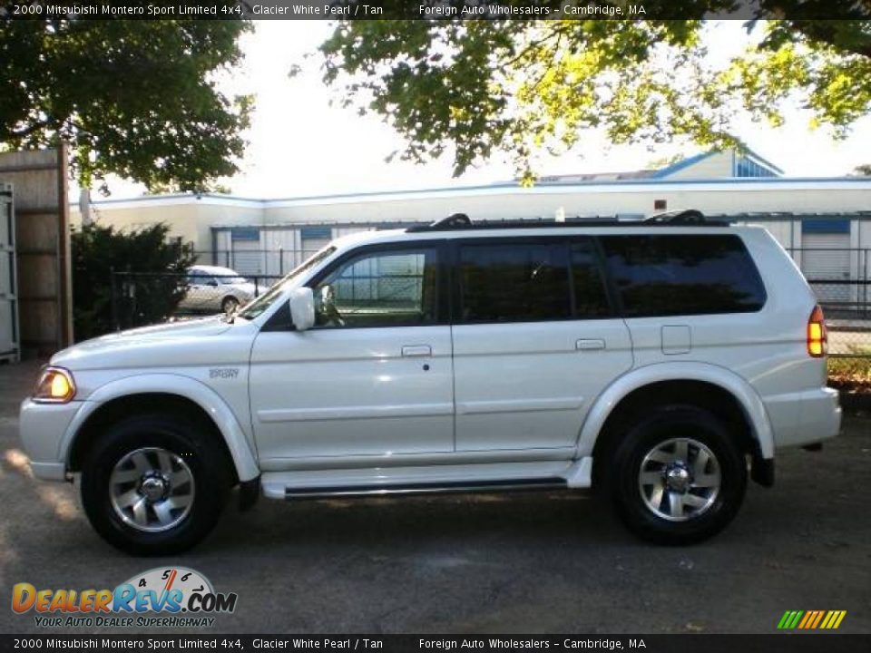 2000 Mitsubishi Montero Sport Limited 4x4 Glacier White Pearl / Tan Photo #14