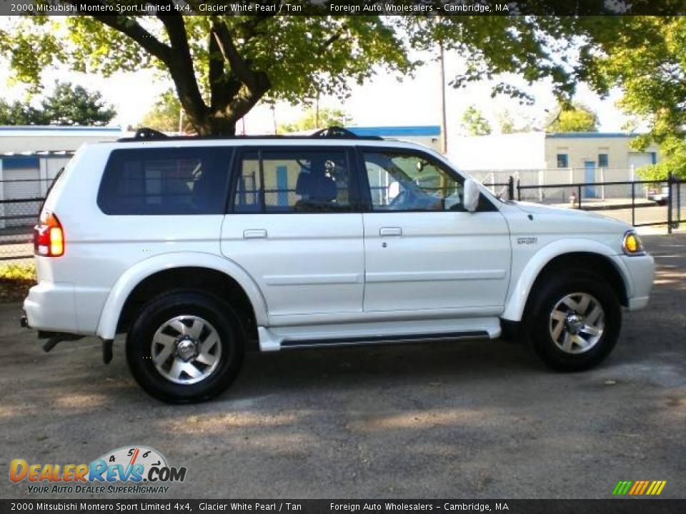 2000 Mitsubishi Montero Sport Limited 4x4 Glacier White Pearl / Tan Photo #15