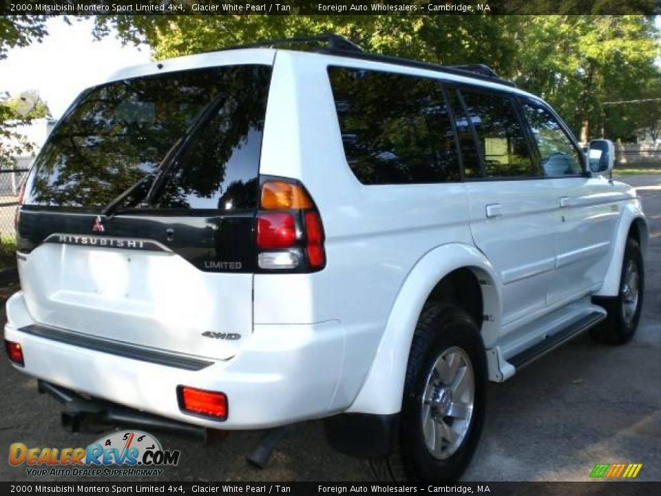 2000 Mitsubishi Montero Sport Limited 4x4 Glacier White Pearl / Tan Photo #17