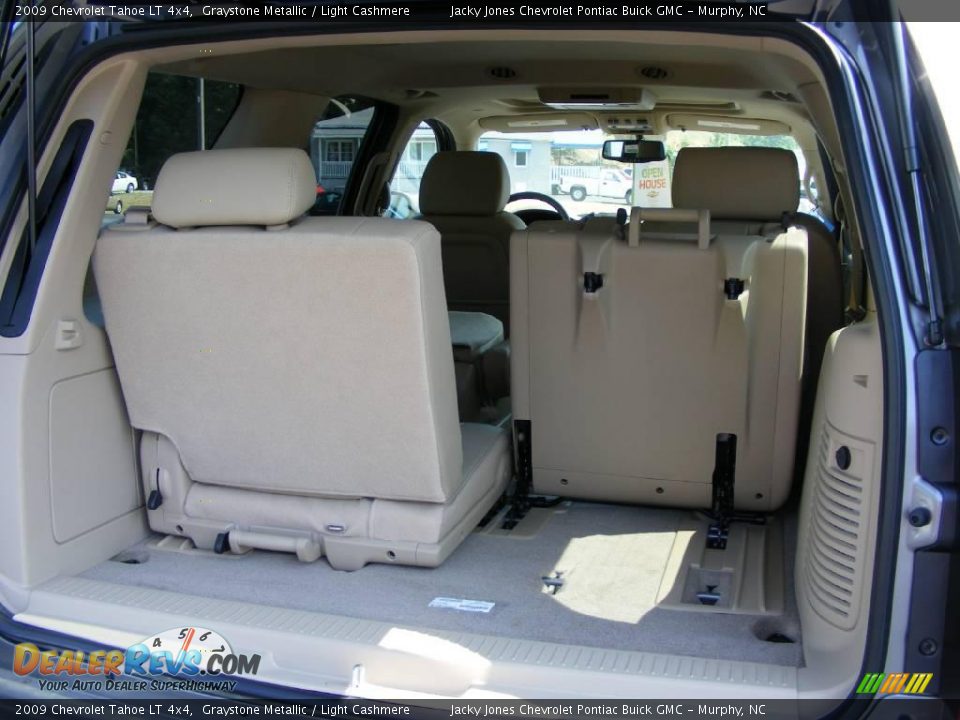 2009 Chevrolet Tahoe LT 4x4 Graystone Metallic / Light Cashmere Photo #12