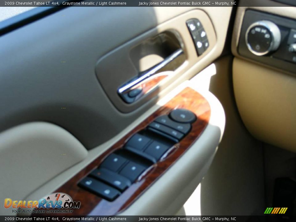 2009 Chevrolet Tahoe LT 4x4 Graystone Metallic / Light Cashmere Photo #14