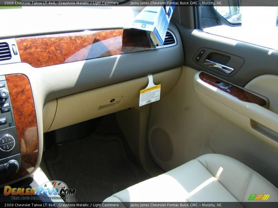 2009 Chevrolet Tahoe LT 4x4 Graystone Metallic / Light Cashmere Photo #17