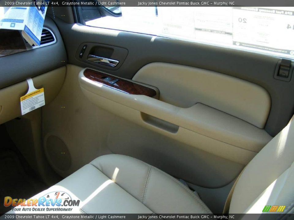 2009 Chevrolet Tahoe LT 4x4 Graystone Metallic / Light Cashmere Photo #18