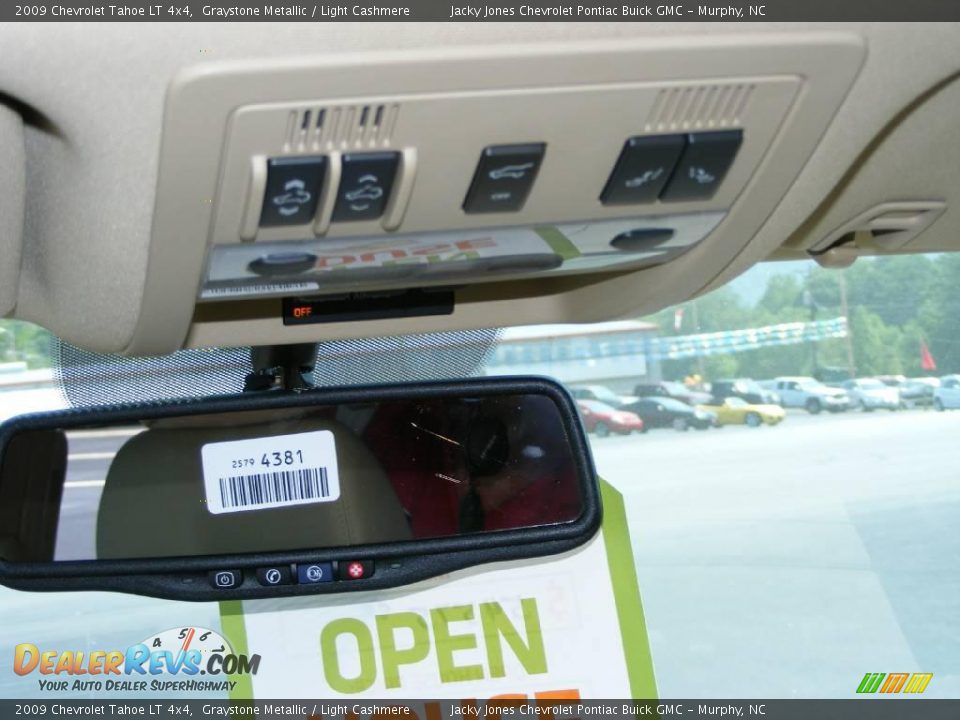 2009 Chevrolet Tahoe LT 4x4 Graystone Metallic / Light Cashmere Photo #19