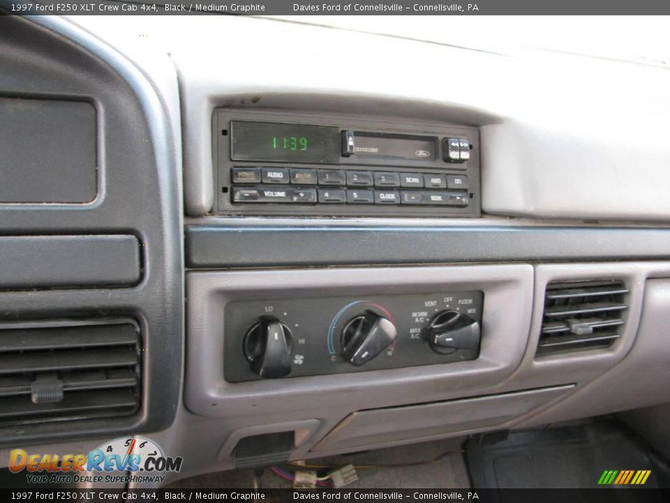 1997 Ford F250 XLT Crew Cab 4x4 Black / Medium Graphite Photo #11