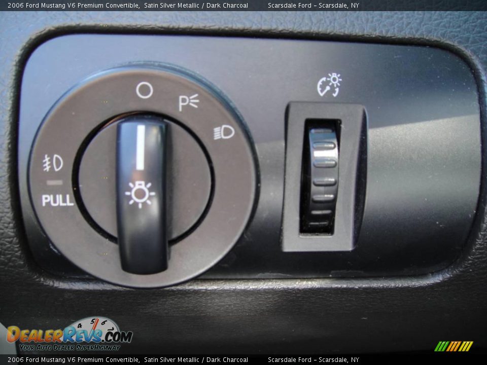 2006 Ford Mustang V6 Premium Convertible Satin Silver Metallic / Dark Charcoal Photo #24