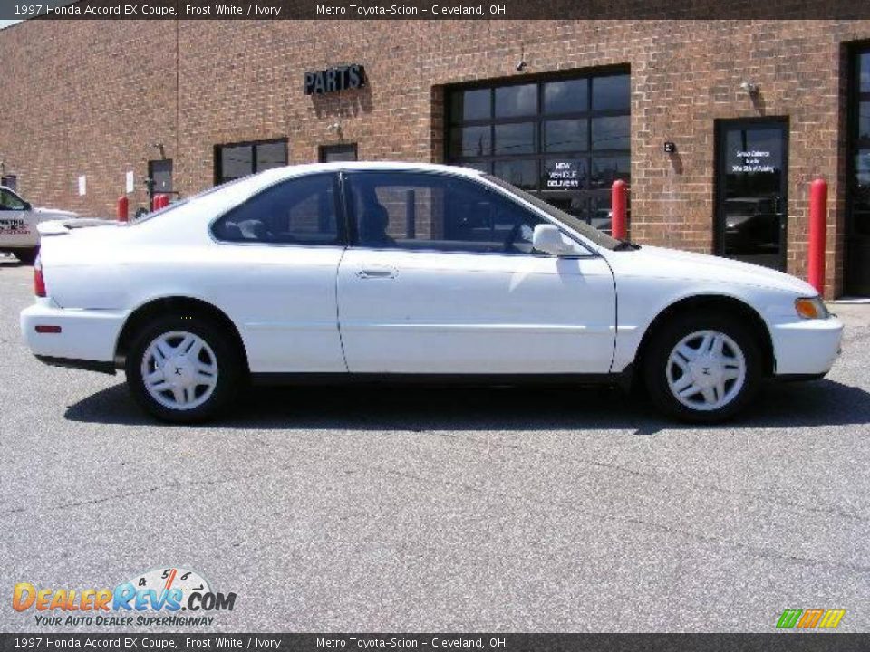 1997 Honda Accord EX Coupe Frost White / Ivory Photo #2