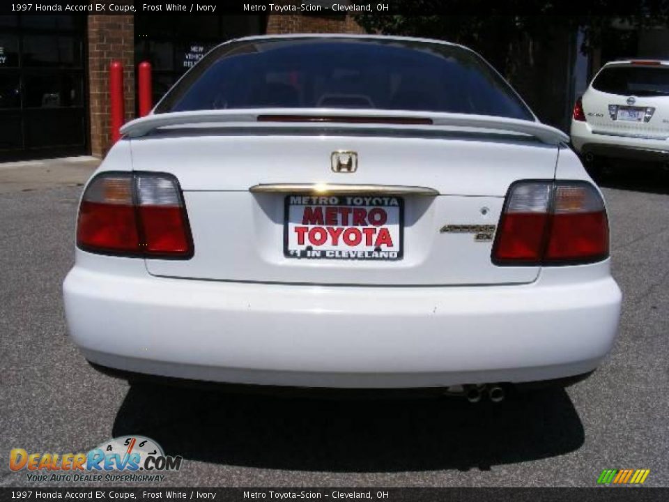 1997 Honda Accord EX Coupe Frost White / Ivory Photo #4