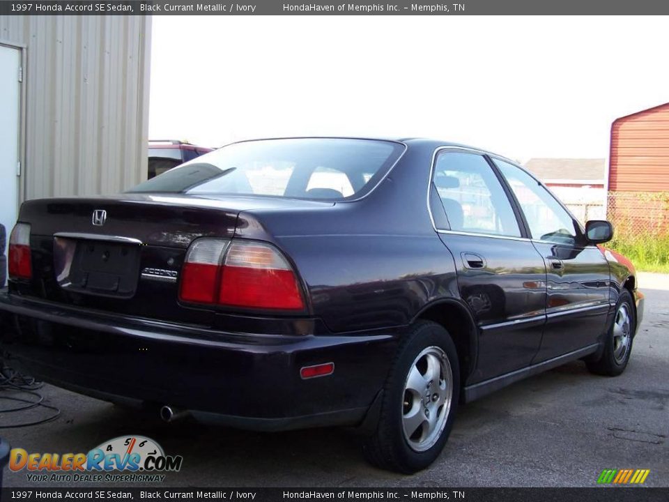 1997 Honda Accord SE Sedan Black Currant Metallic / Ivory Photo #1