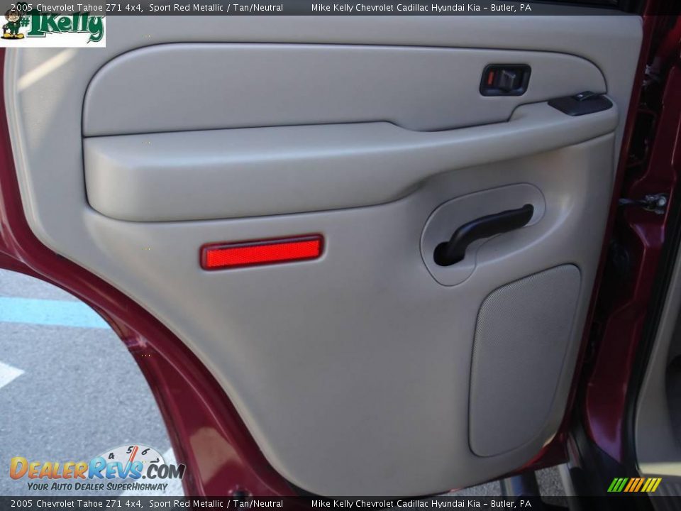 2005 Chevrolet Tahoe Z71 4x4 Sport Red Metallic / Tan/Neutral Photo #10