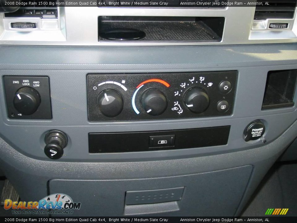 2008 Dodge Ram 1500 Big Horn Edition Quad Cab 4x4 Bright White / Medium Slate Gray Photo #17