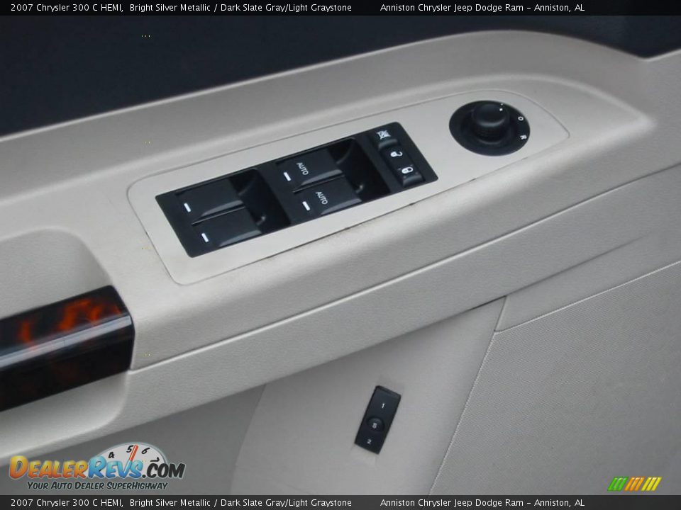 2007 Chrysler 300 C HEMI Bright Silver Metallic / Dark Slate Gray/Light Graystone Photo #18