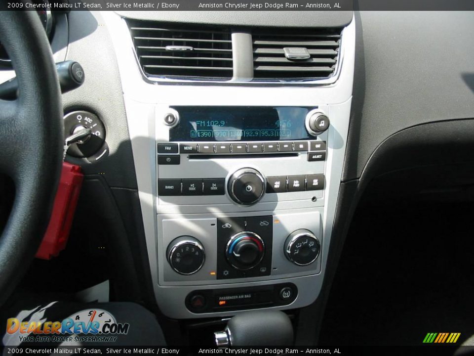 2009 Chevrolet Malibu LT Sedan Silver Ice Metallic / Ebony Photo #12