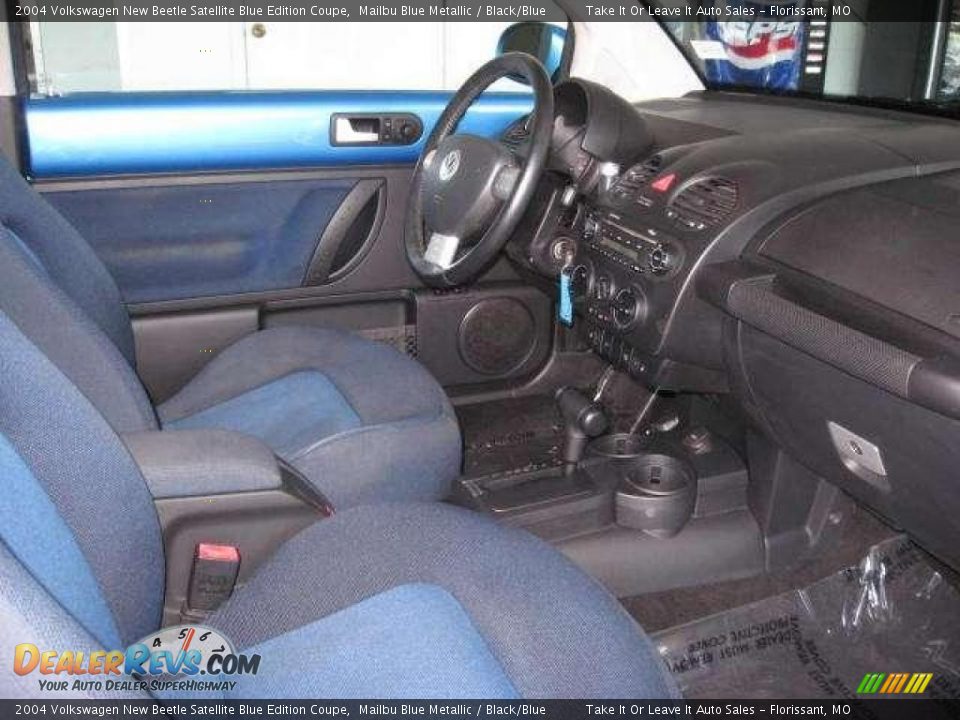 2004 Volkswagen New Beetle Satellite Blue Edition Coupe Mailbu Blue Metallic / Black/Blue Photo #13