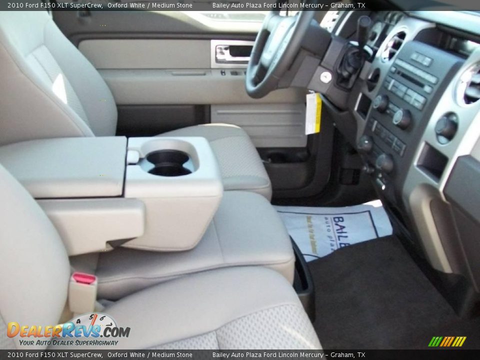 2010 Ford F150 XLT SuperCrew Oxford White / Medium Stone Photo #6