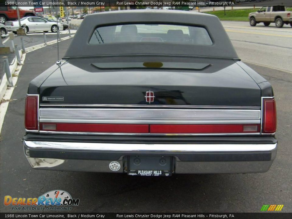 1988 Lincoln Town Car Limousine Black / Medium Gray Photo #3