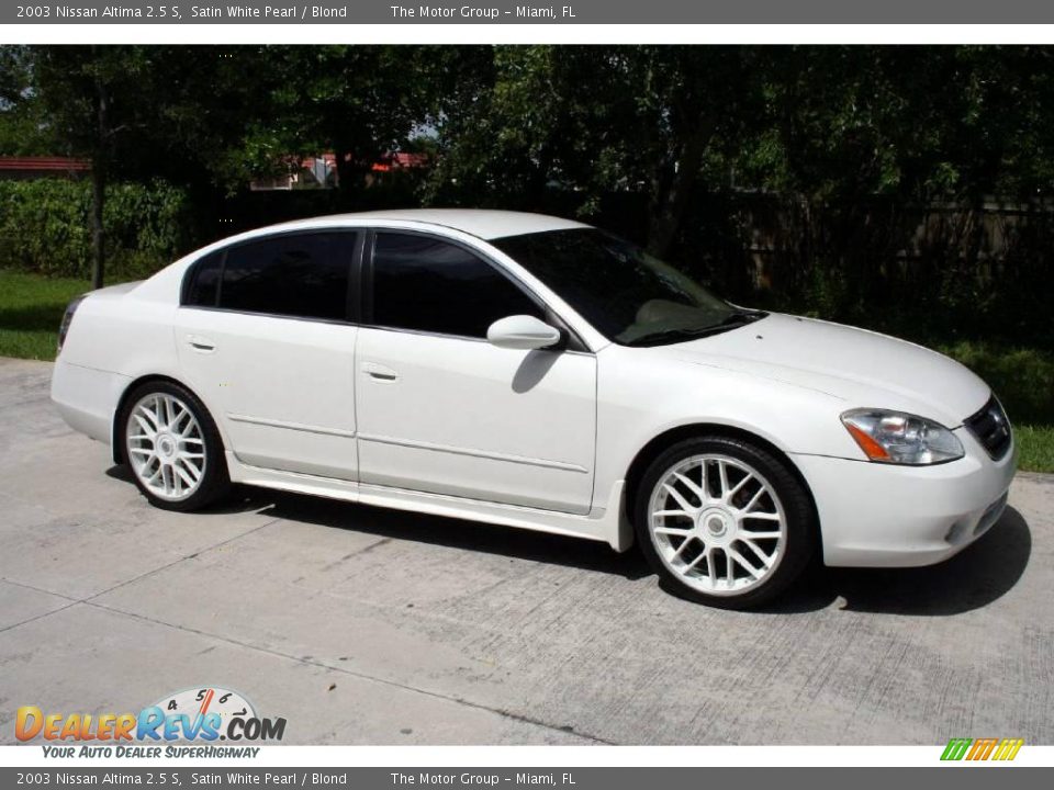 2003 Nissan Altima 2.5 S Satin White Pearl / Blond Photo #17