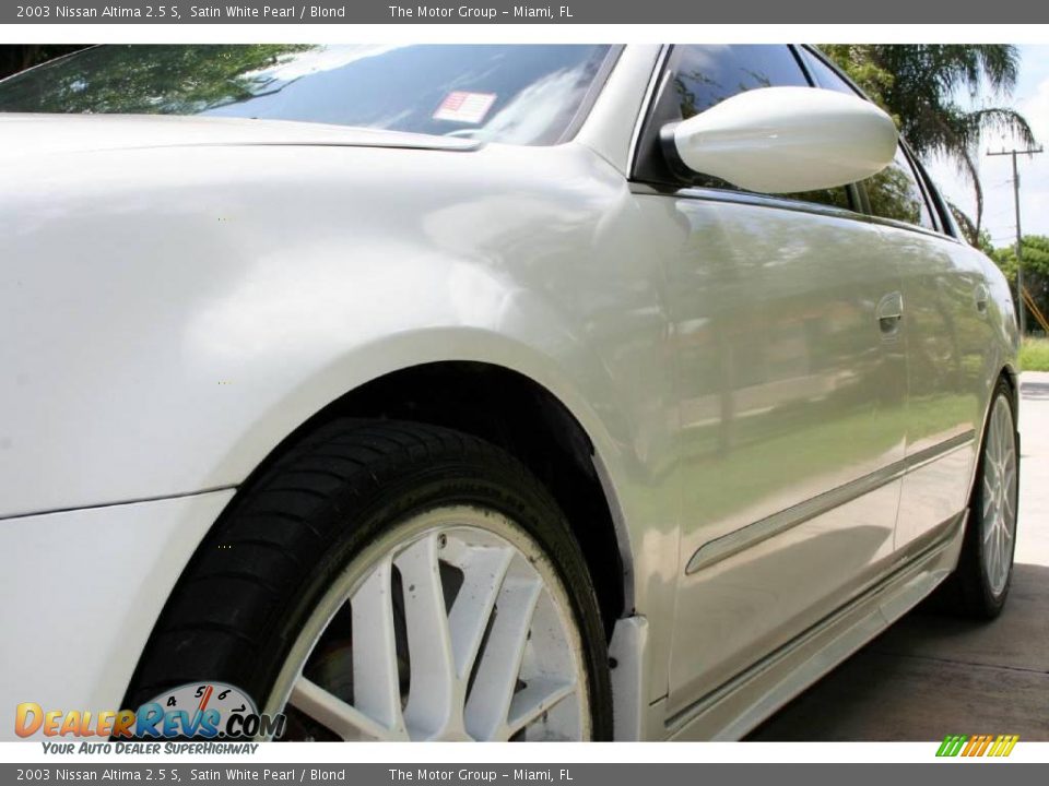 2003 Nissan Altima 2.5 S Satin White Pearl / Blond Photo #21
