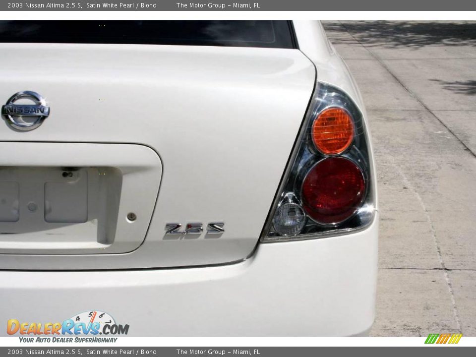 2003 Nissan Altima 2.5 S Satin White Pearl / Blond Photo #26
