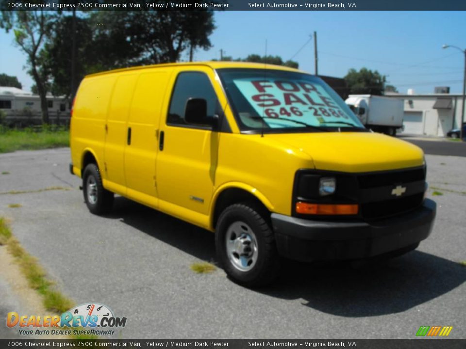 2006 Chevrolet Express 2500 Commercial Van Yellow / Medium Dark Pewter Photo #3