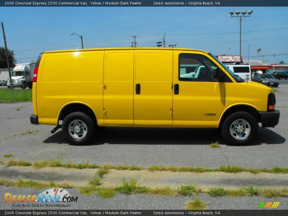 2006 Chevrolet Express 2500 Commercial Van Yellow / Medium Dark Pewter Photo #4