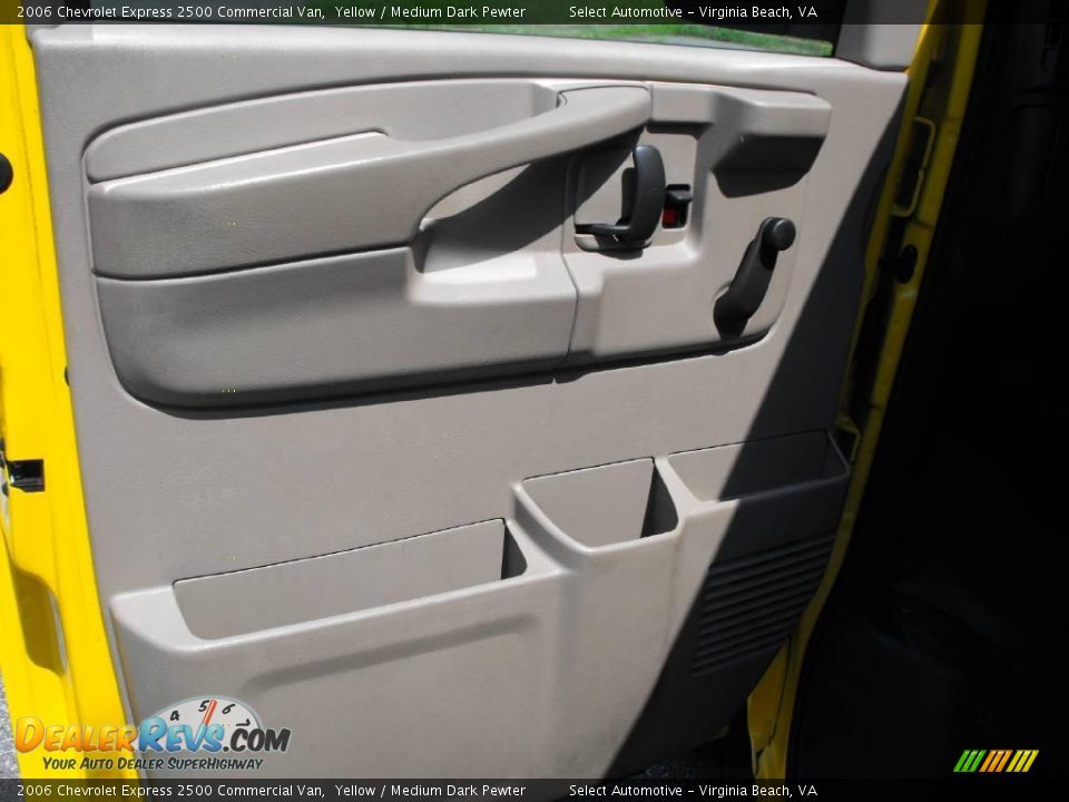 2006 Chevrolet Express 2500 Commercial Van Yellow / Medium Dark Pewter Photo #10