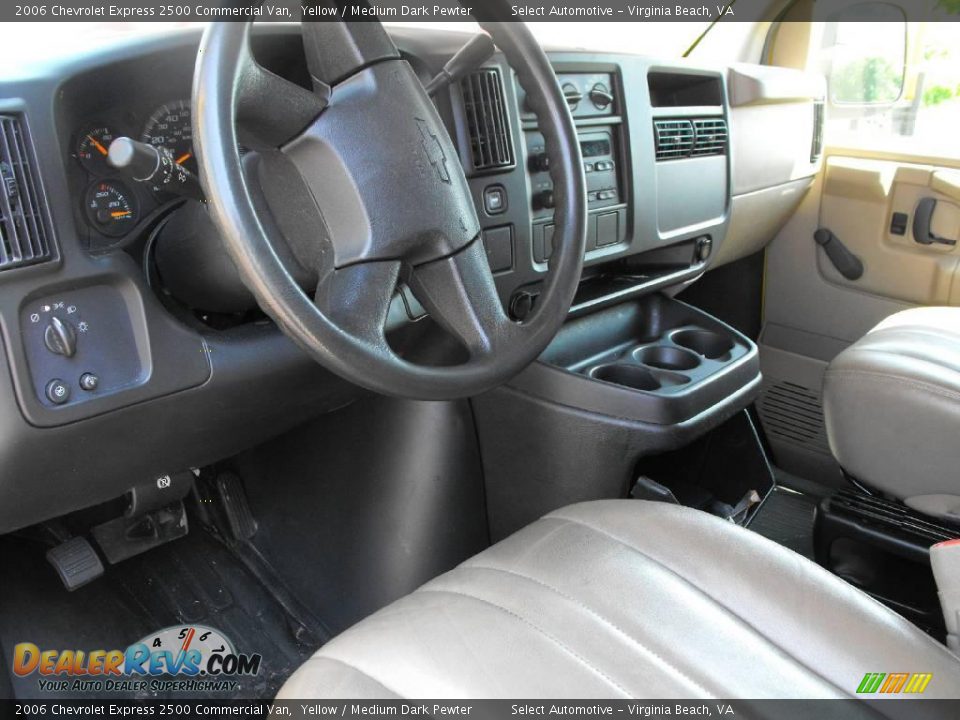 2006 Chevrolet Express 2500 Commercial Van Yellow / Medium Dark Pewter Photo #11
