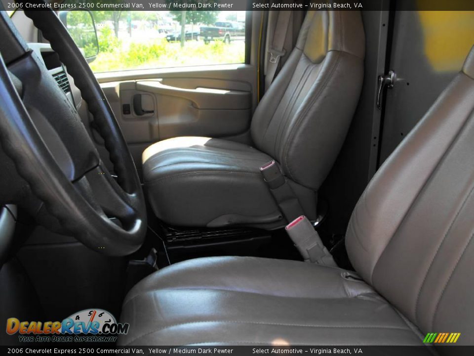 2006 Chevrolet Express 2500 Commercial Van Yellow / Medium Dark Pewter Photo #12