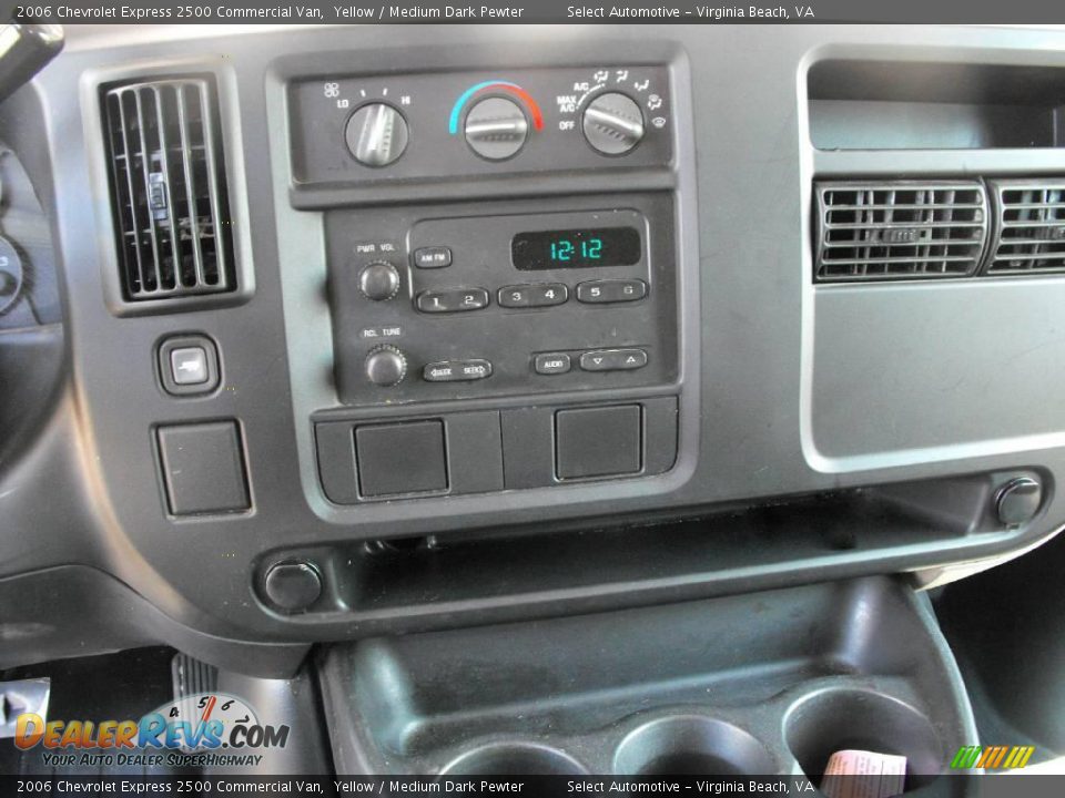 2006 Chevrolet Express 2500 Commercial Van Yellow / Medium Dark Pewter Photo #15