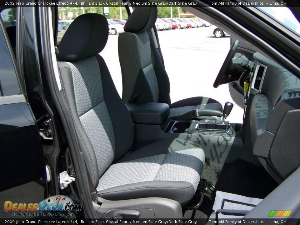 2009 Jeep Grand Cherokee Laredo 4x4 Brilliant Black Crystal Pearl / Medium Slate Gray/Dark Slate Gray Photo #13
