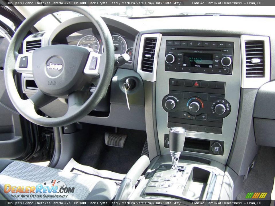 2009 Jeep Grand Cherokee Laredo 4x4 Brilliant Black Crystal Pearl / Medium Slate Gray/Dark Slate Gray Photo #14