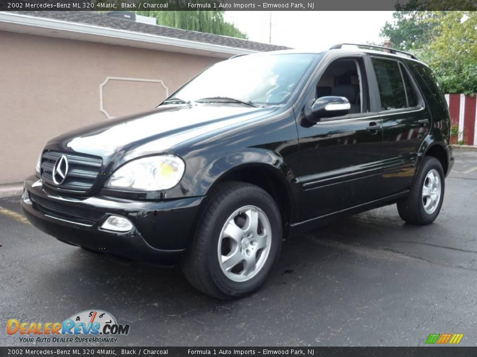 2002 Mercedes-Benz ML 320 4Matic Black / Charcoal Photo #1