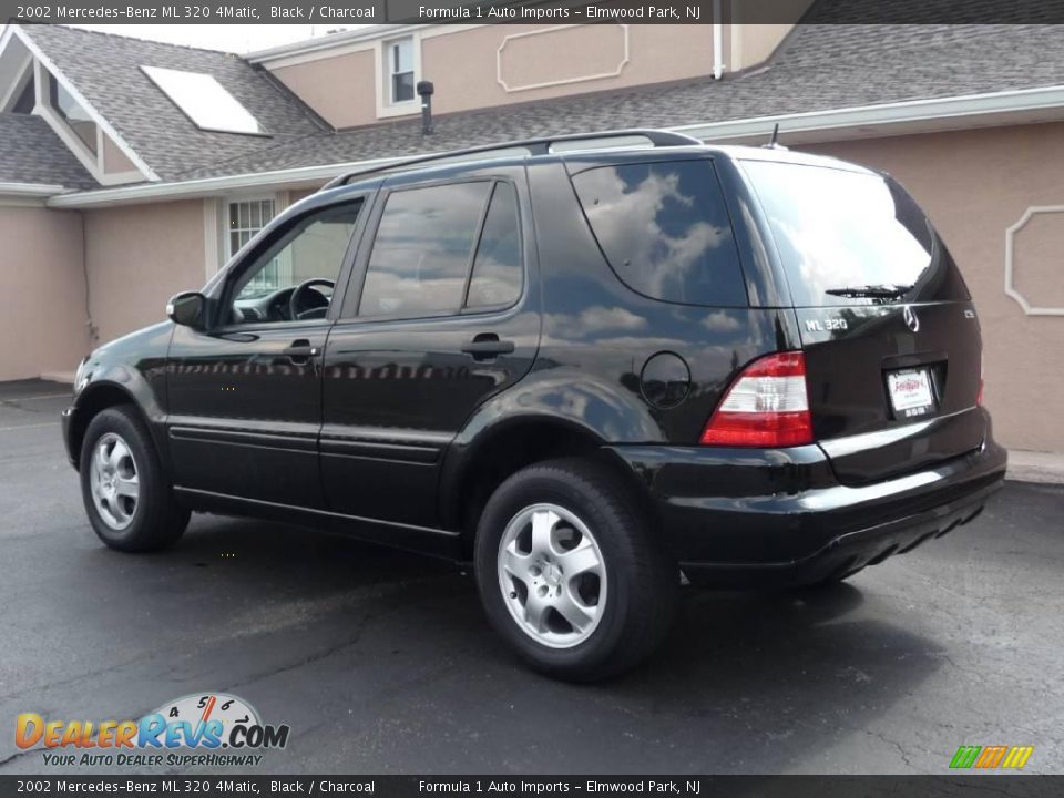 2002 Mercedes-Benz ML 320 4Matic Black / Charcoal Photo #4