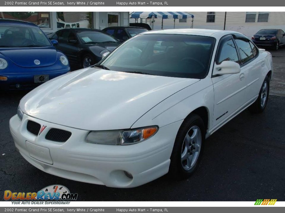 2002 Pontiac Grand Prix SE Sedan Ivory White / Graphite Photo #1