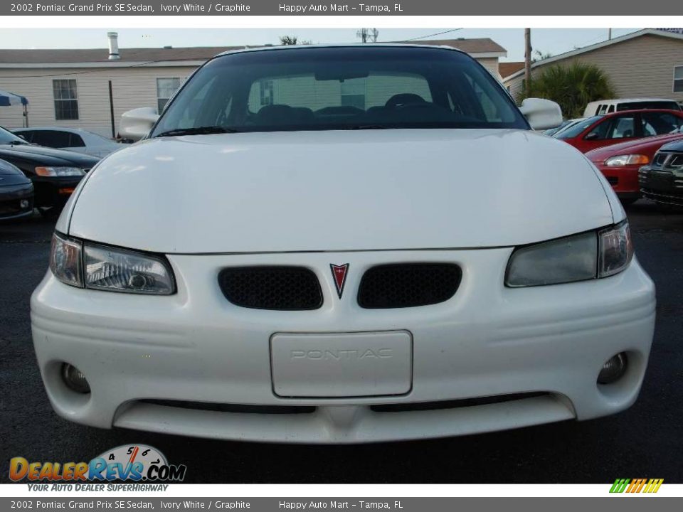 2002 Pontiac Grand Prix SE Sedan Ivory White / Graphite Photo #5