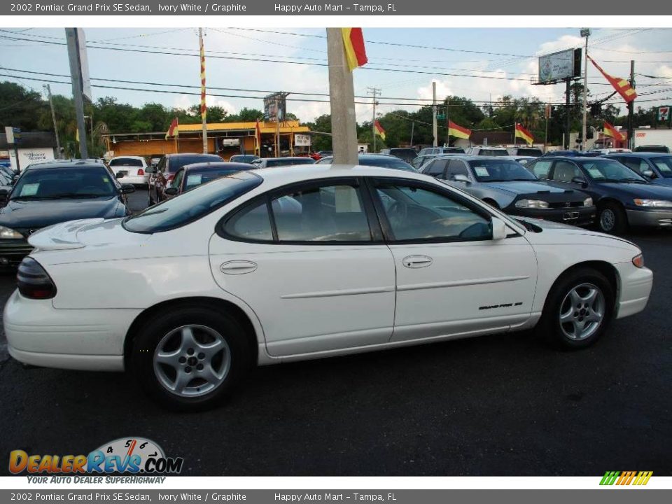 2002 Pontiac Grand Prix SE Sedan Ivory White / Graphite Photo #6