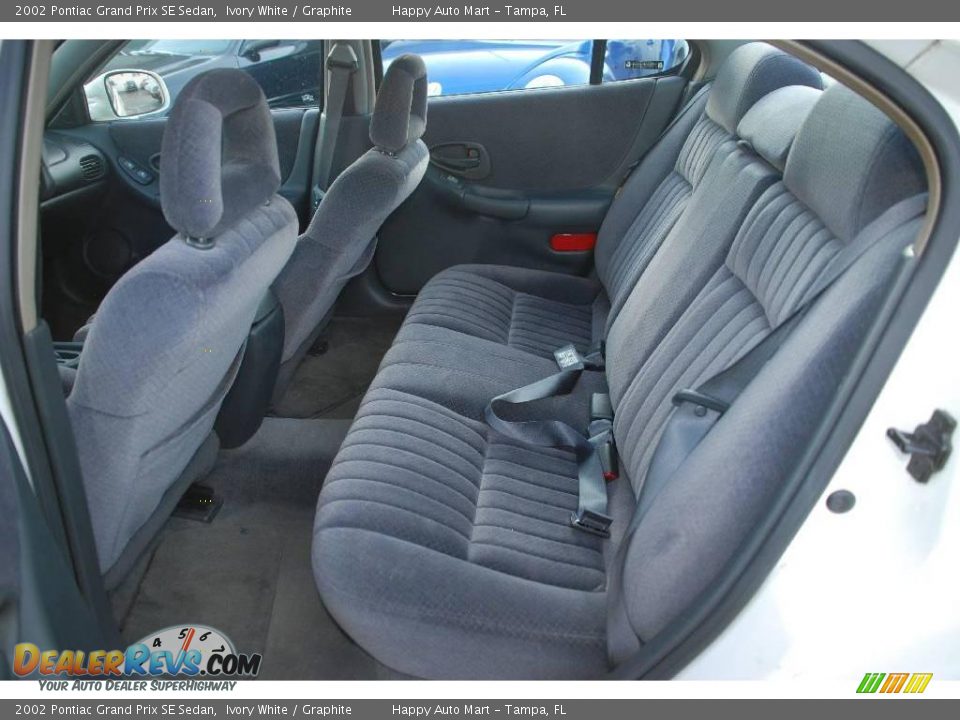 2002 Pontiac Grand Prix SE Sedan Ivory White / Graphite Photo #15