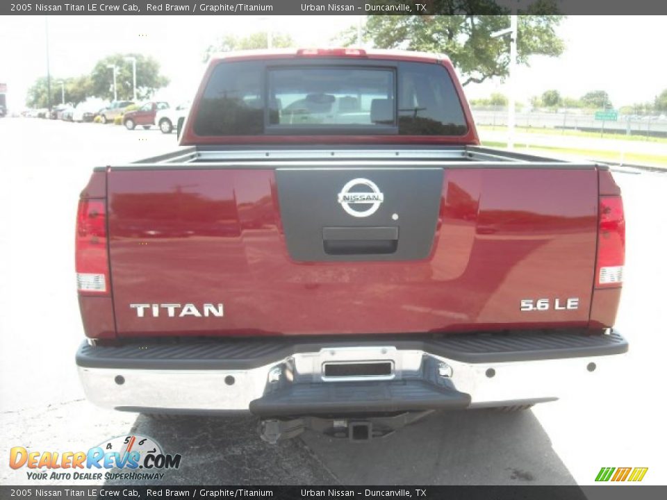 2005 Nissan Titan LE Crew Cab Red Brawn / Graphite/Titanium Photo #5